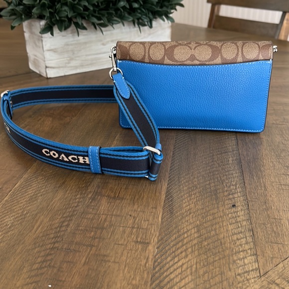 Coach crossbody bag - almost new. Used twice. Cobalt blue/brown - Picture 3 of 3